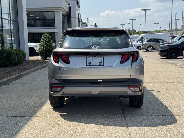 2025 Hyundai Tucson SE photo 4