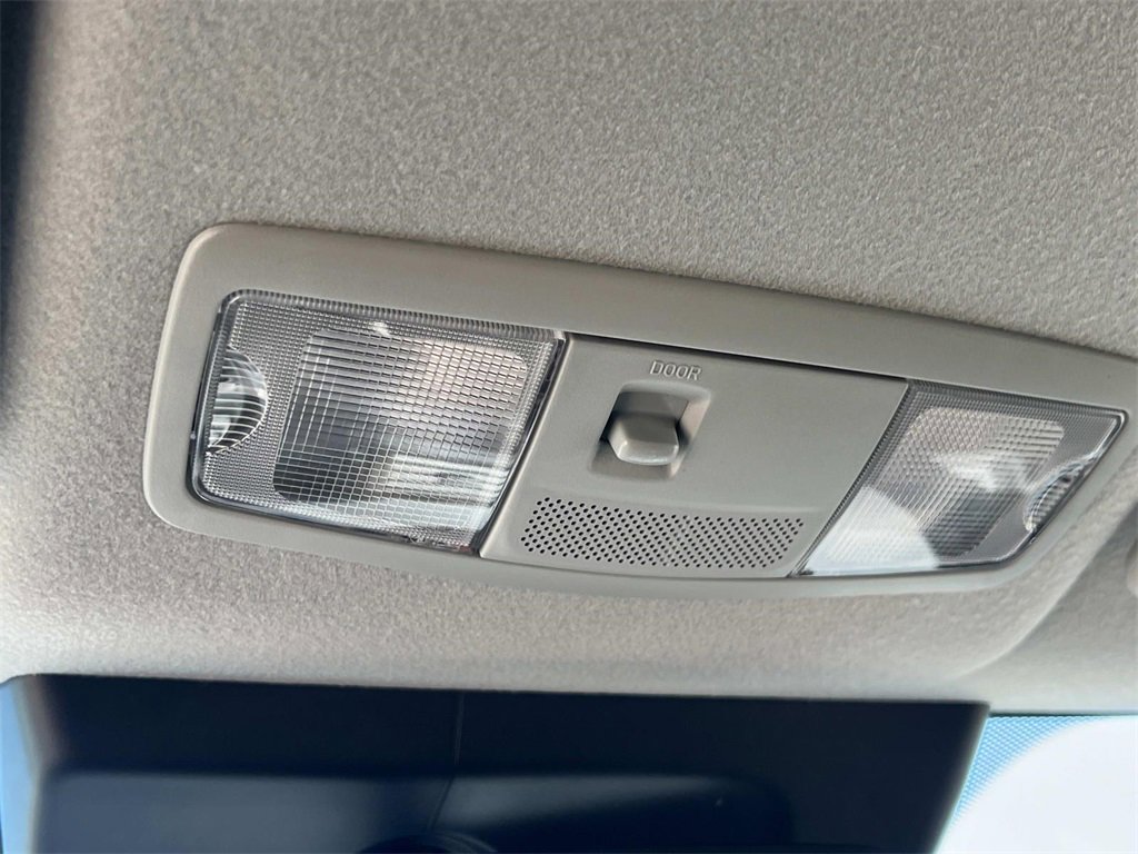 2025 Mitsubishi Outlander S photo 24