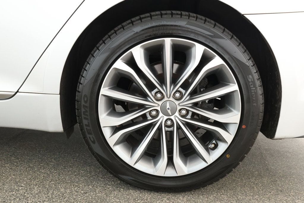 2016 Hyundai Genesis photo 7