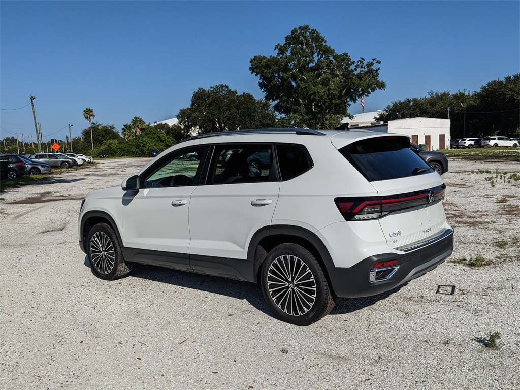 2025 Volkswagen Taos SE photo 2