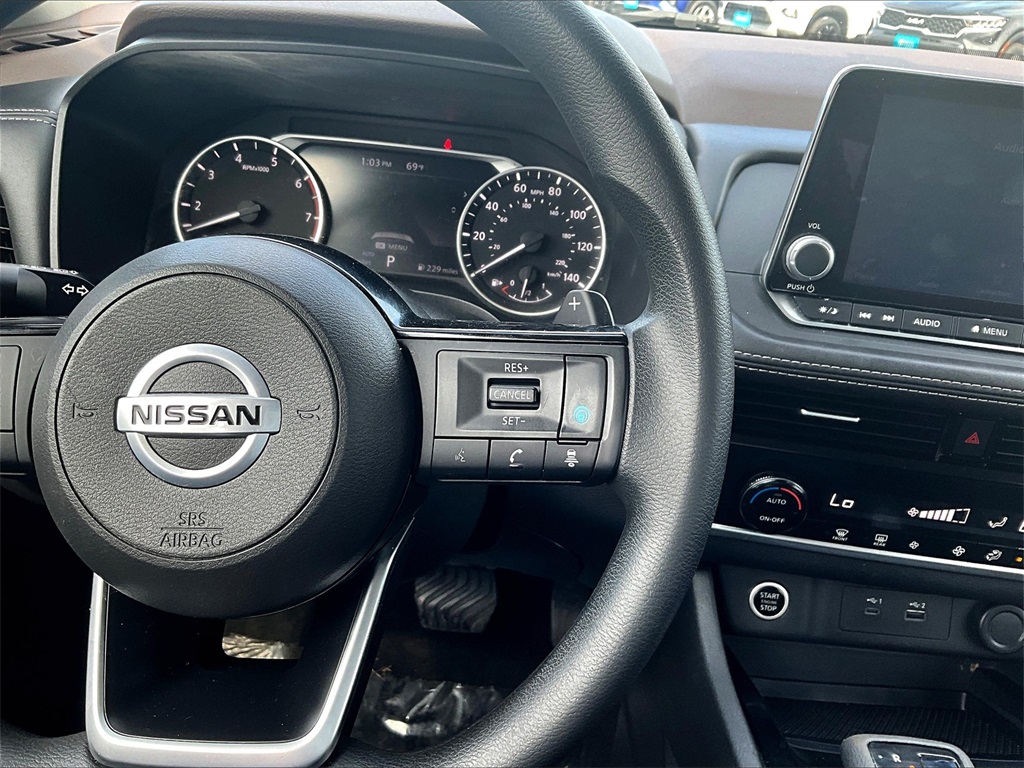 2021 Nissan Rogue SV photo 23