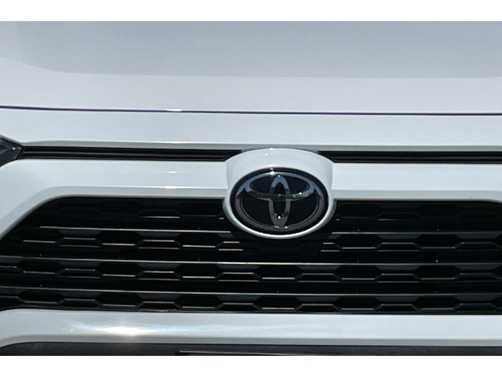 2023 Toyota RAV4 XLE photo 39