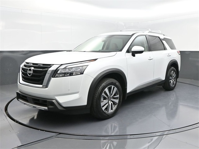 2025 Nissan Pathfinder SL's photo