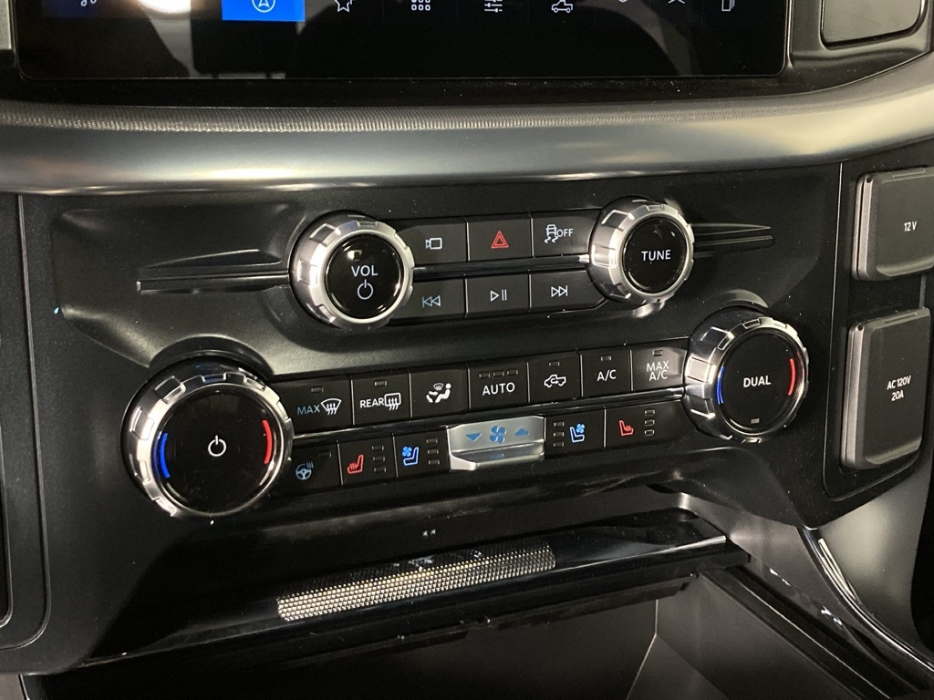 2025 Ford F-150 Lariat photo 8