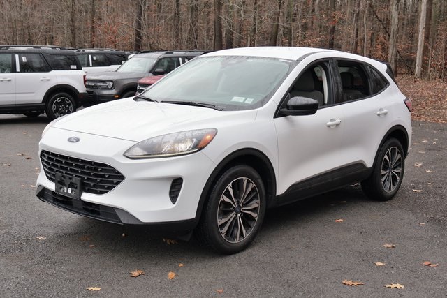 2022 Ford Escape SE photo 2