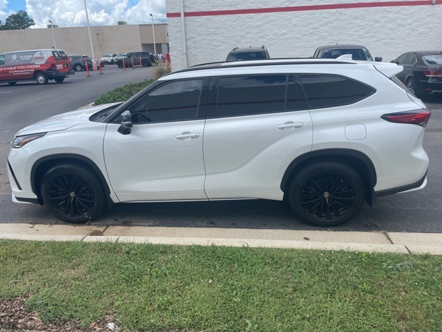2023 Toyota Highlander XSE's photo
