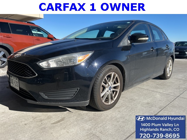 2016 Ford Focus SE's photo