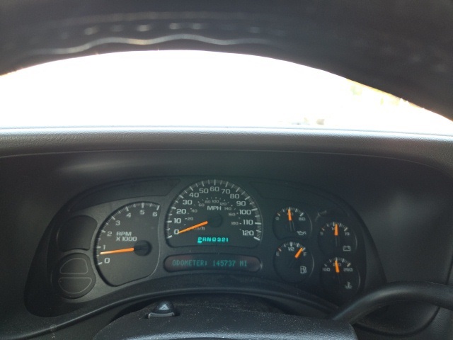 2005 Chevrolet Tahoe LT photo 23
