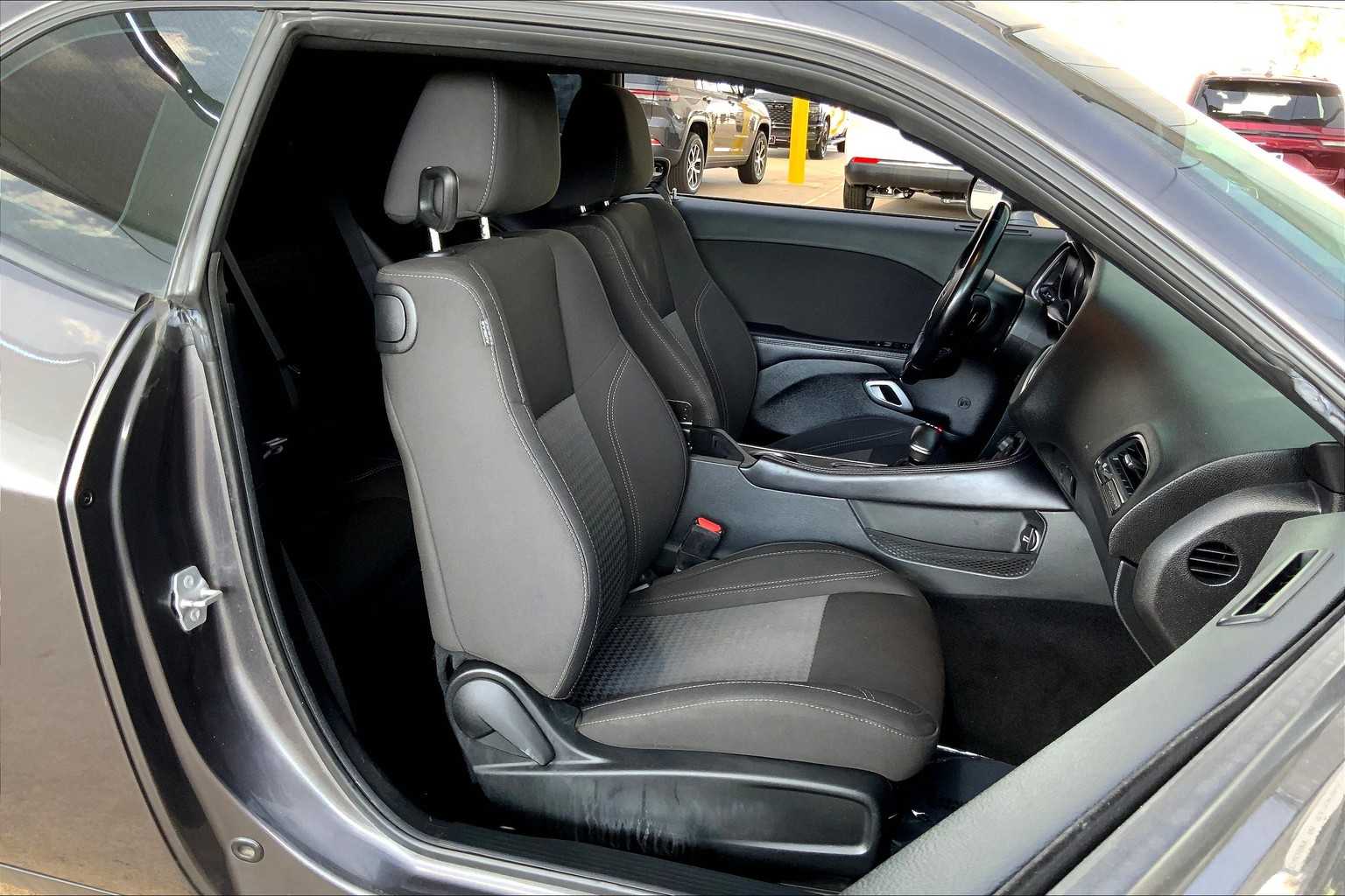 2020 Dodge Challenger SXT photo 8