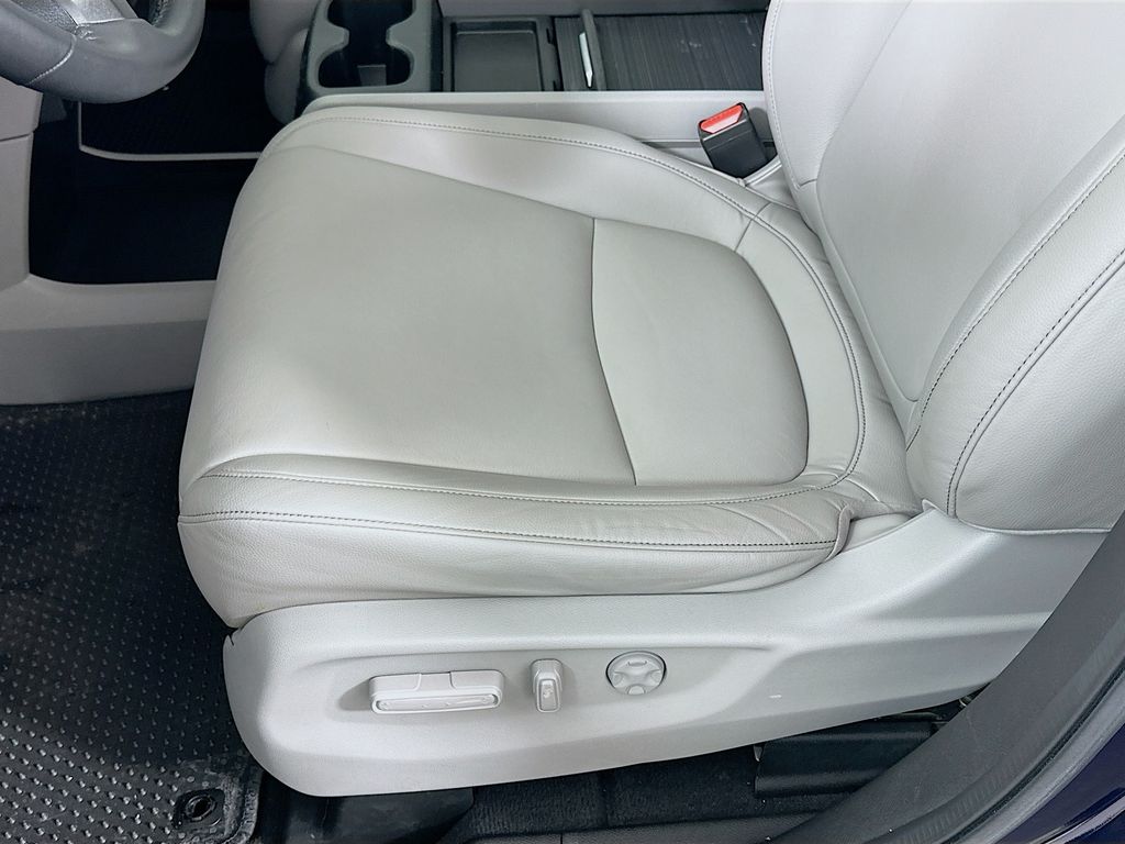 2023 Honda Odyssey Touring photo 18