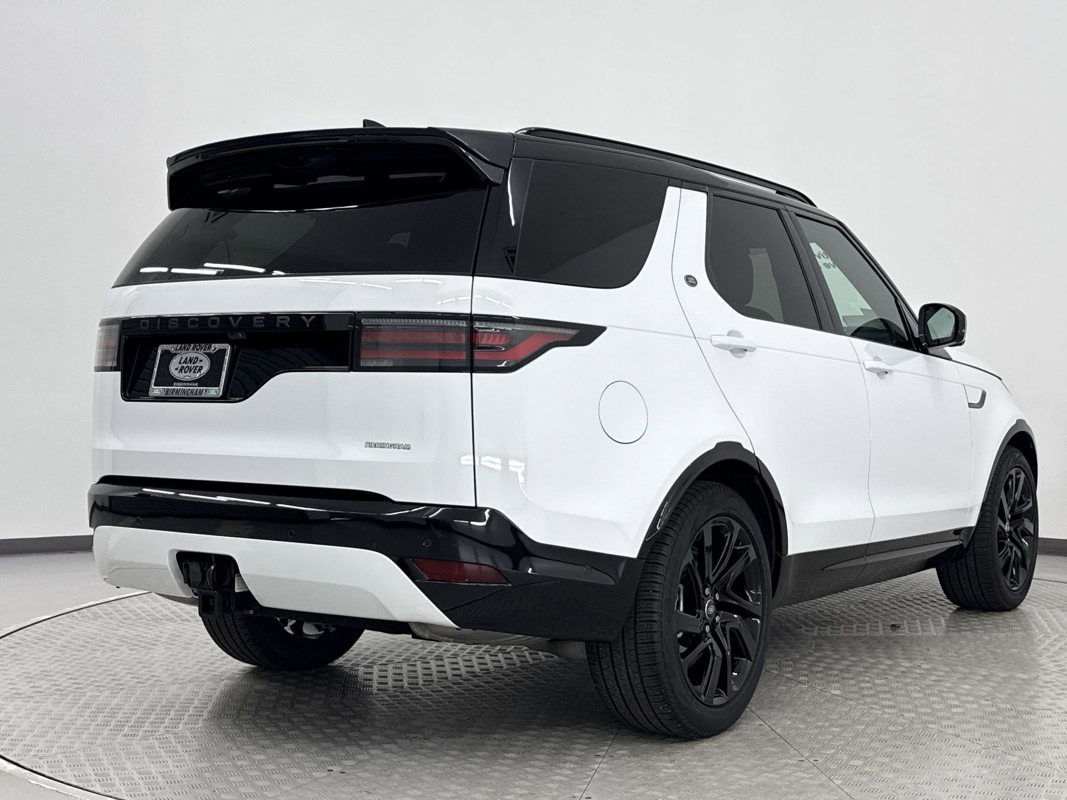 2024 Land Rover Discovery SE photo 8