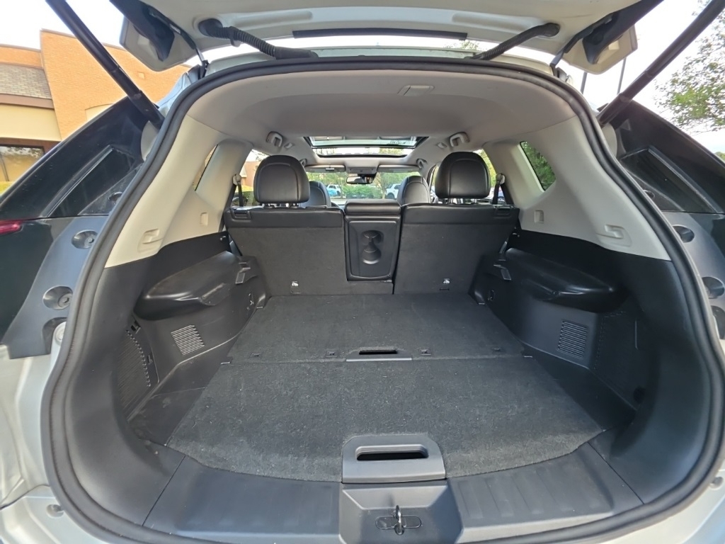 2017 Nissan Rogue SL photo 15