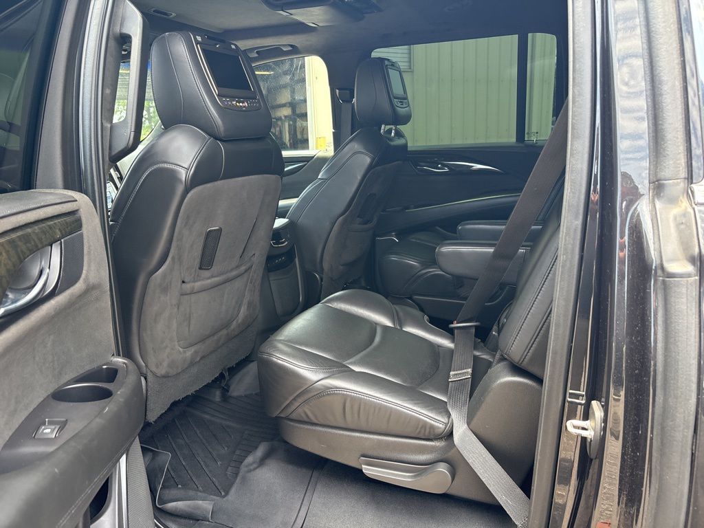2019 Cadillac Escalade ESV Platinum photo 38