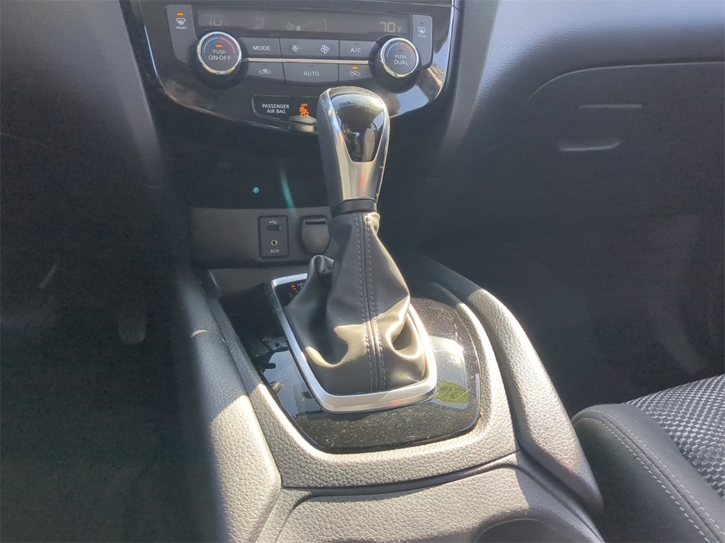 2017 Nissan Rogue Sport SV photo 15