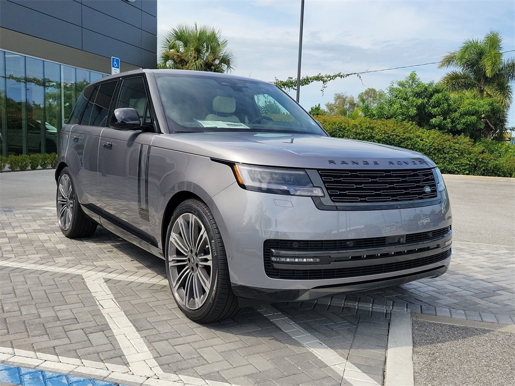 2025 Land Rover Range Rover SE photo 7