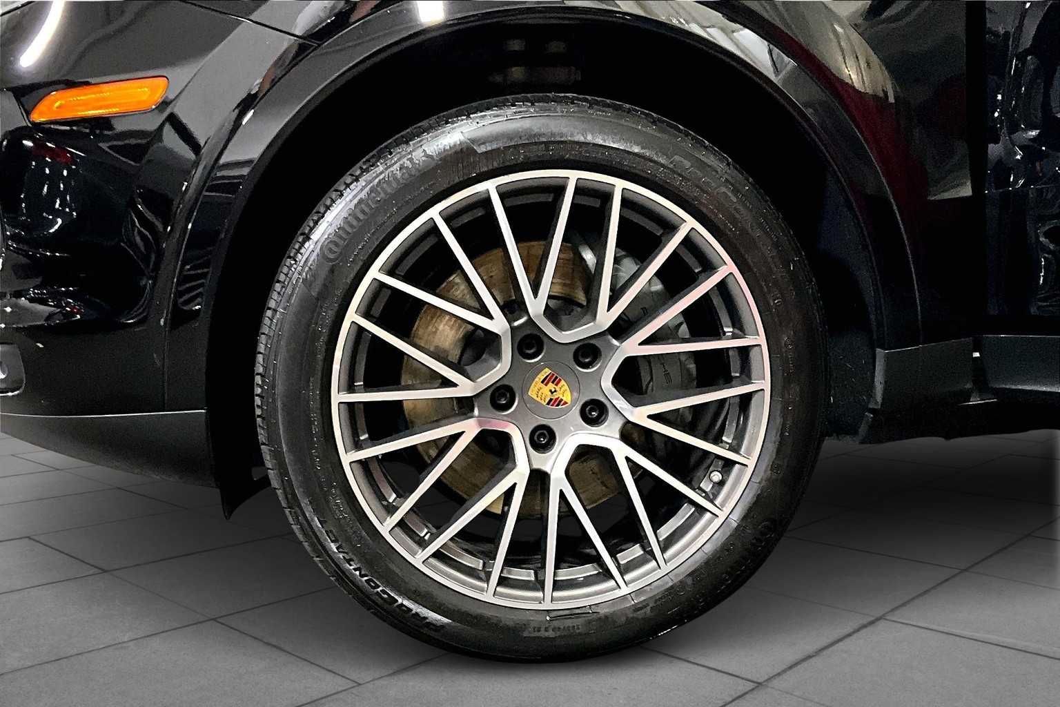 2021 Porsche Cayenne S photo 9