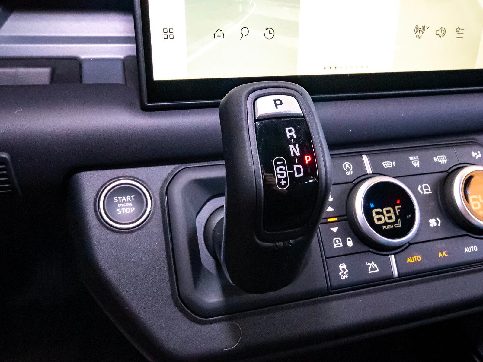 2025 Land Rover Defender 110 X-Dynamic SE photo 23