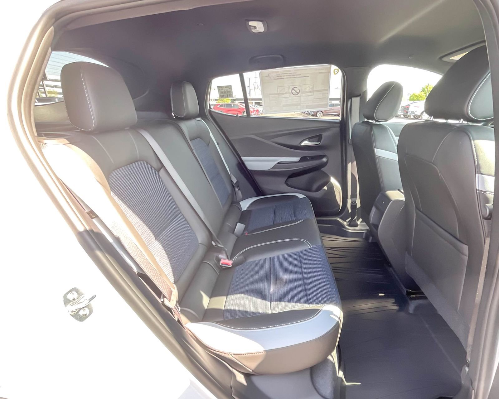 2025 Buick Envista Preferred photo 17