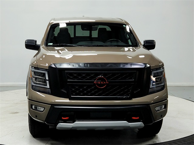 2024 Nissan Titan PRO-4X photo 2