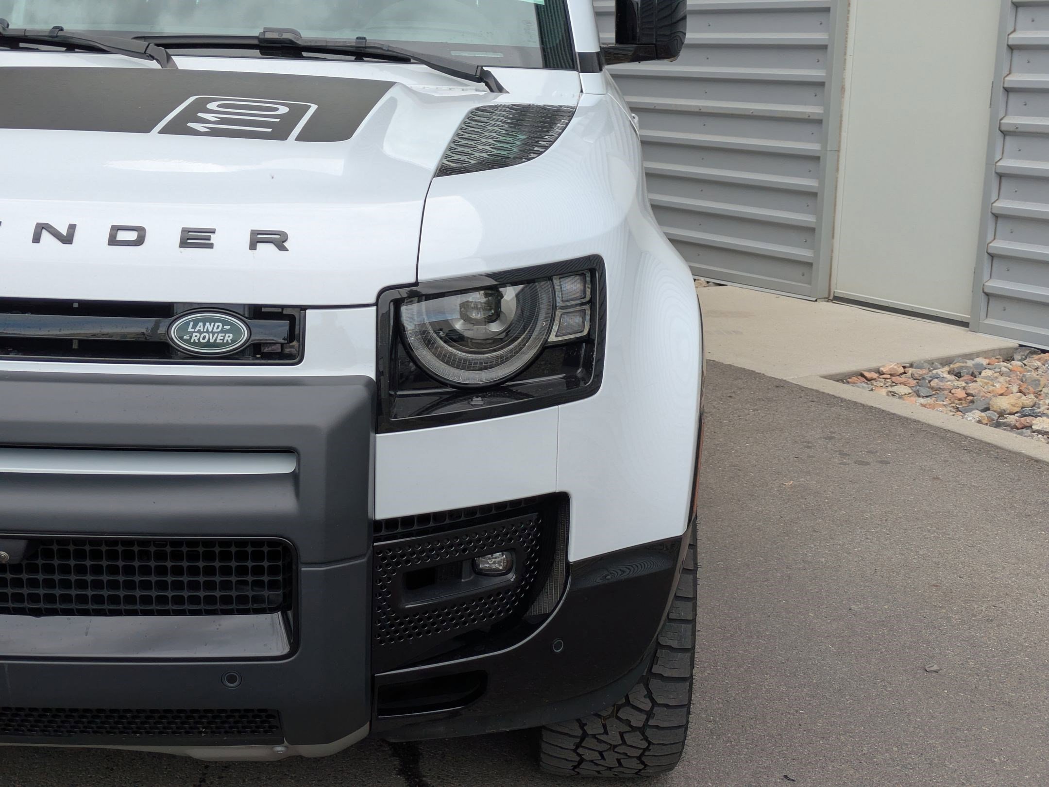 2023 Land Rover Defender 110 V8 110 Carpathian Edition photo 9