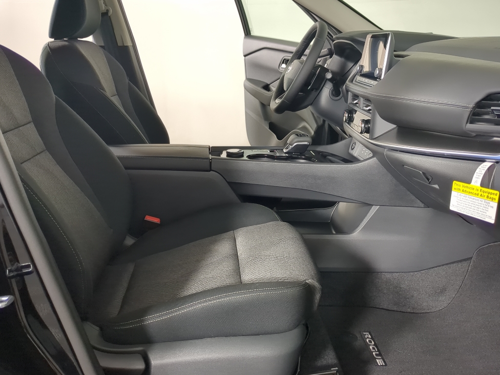 2026 Nissan Rogue SV photo 12