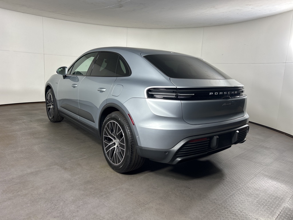 2025 Porsche Macan Electric photo 7