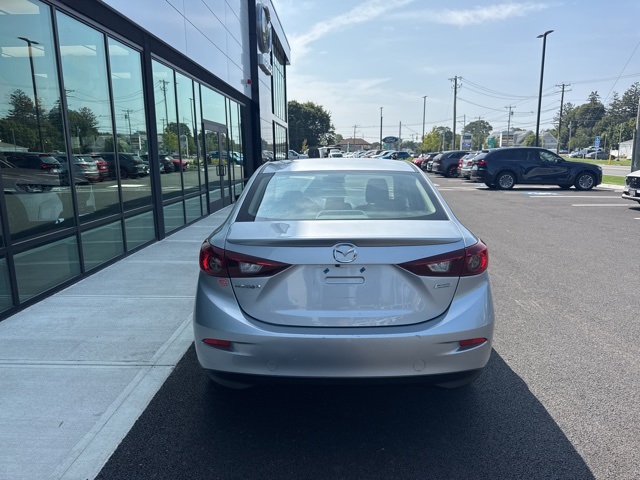 2018 Mazda Mazda3 Touring photo 3