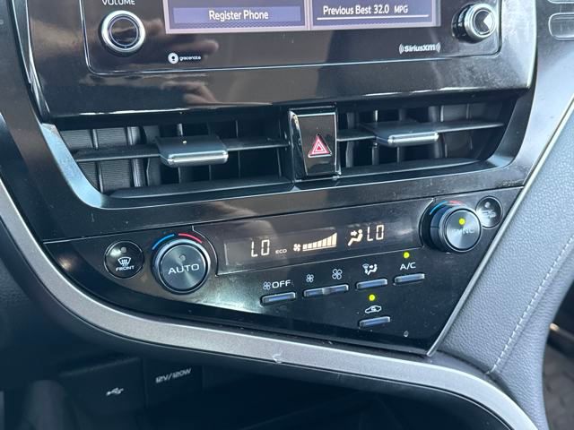 2024 Toyota Camry SE photo 13