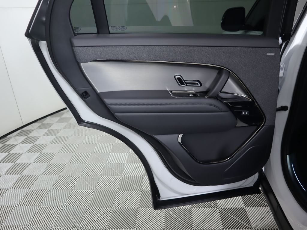 2025 Land Rover Range Rover Sport SE photo 26
