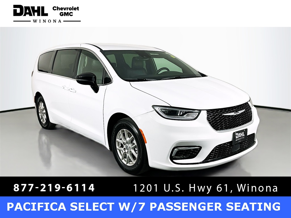 2025 Chrysler Pacifica Select's photo