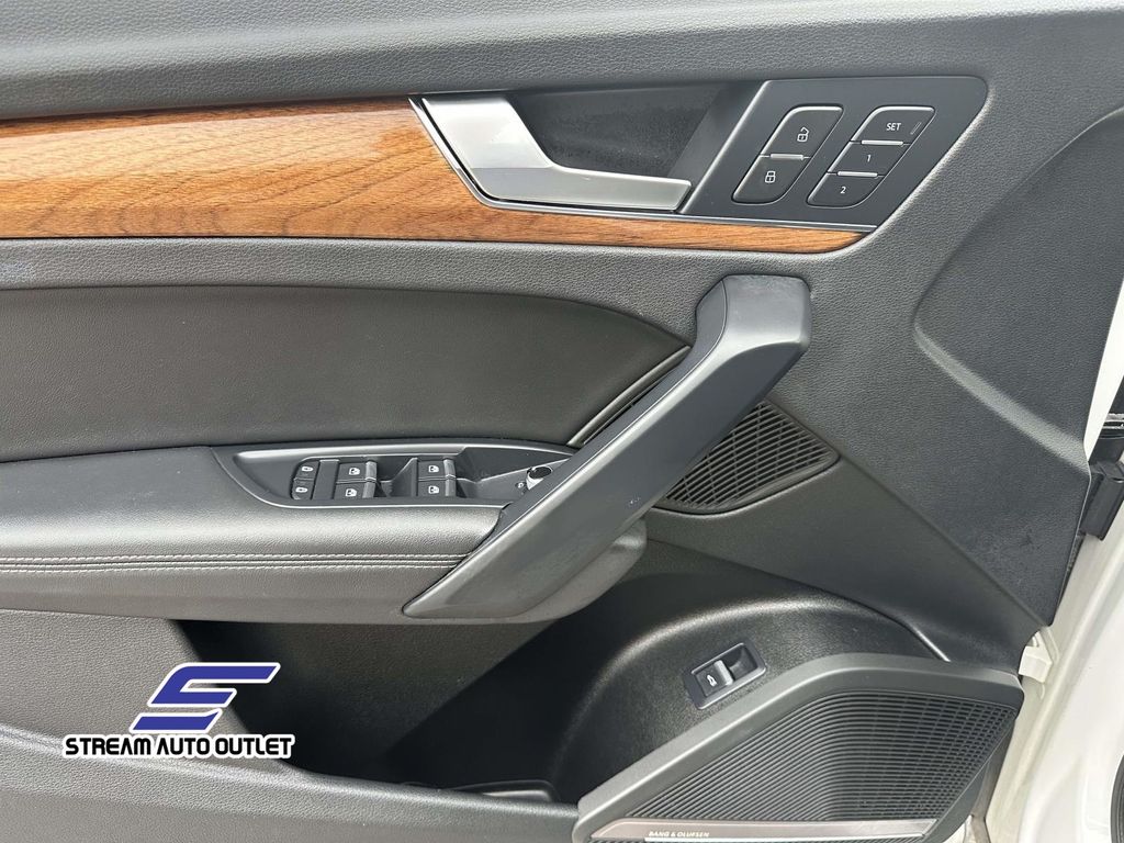 2023 Audi Q5 45 S line Premium photo 15