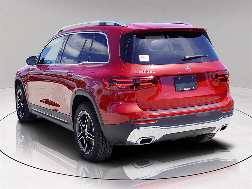 2026 Mercedes Benz GLB 250 photo 4