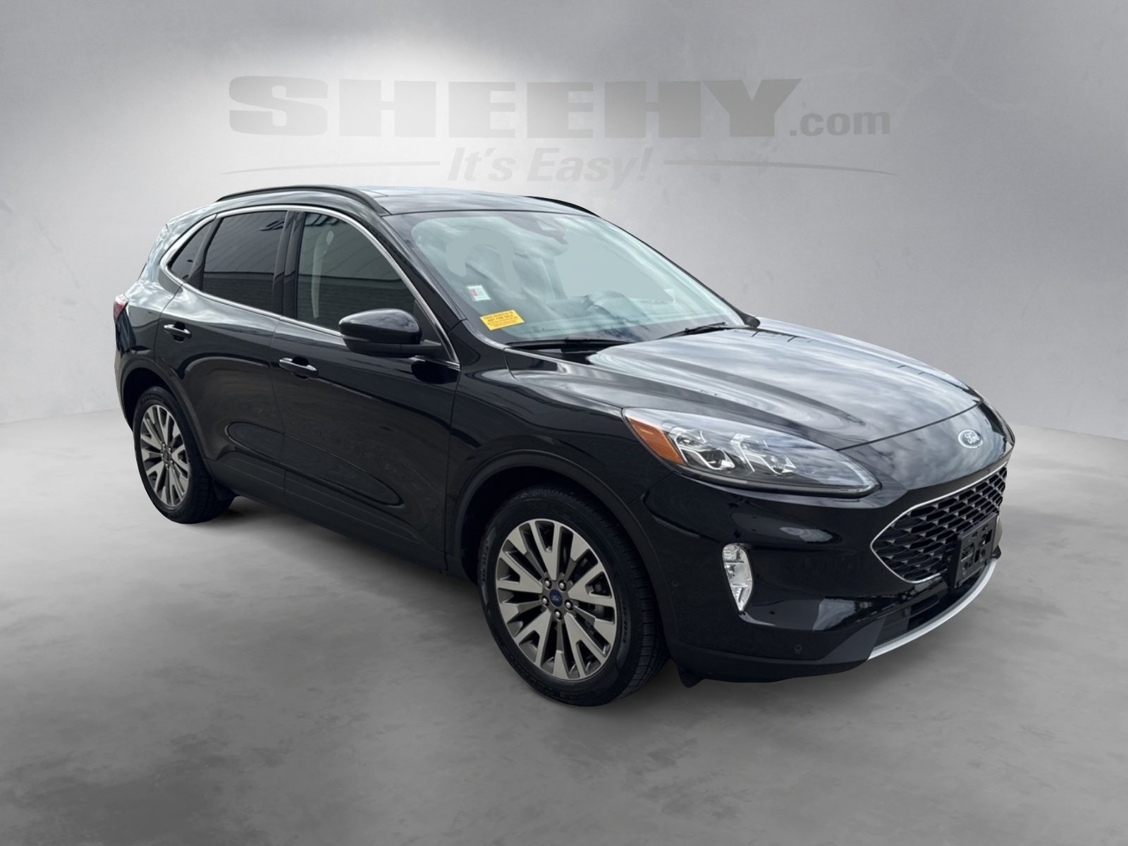 2020 Ford Escape Titanium Hybrid photo 2