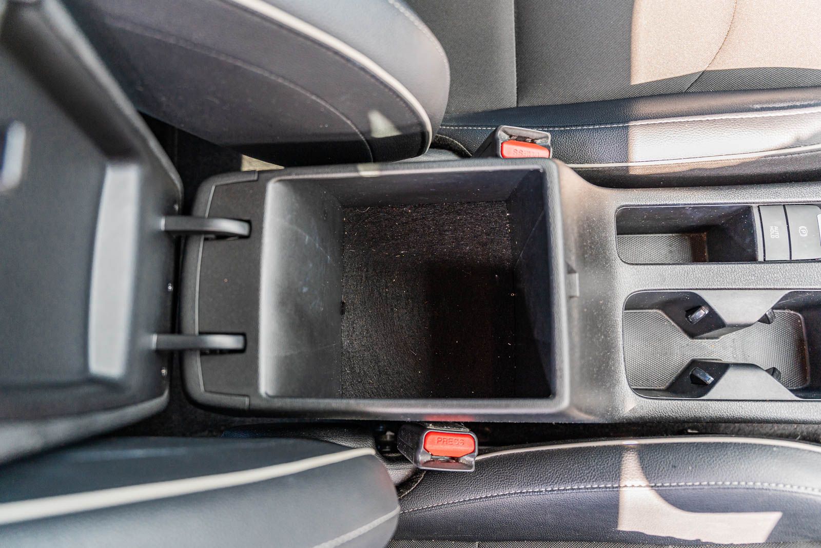 2022 Kia Forte GT-Line photo 12