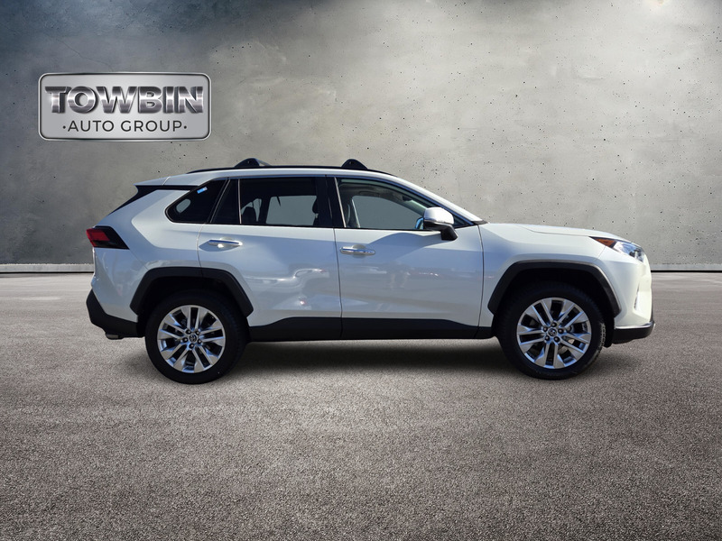 2019 Toyota RAV4 Limited photo 3