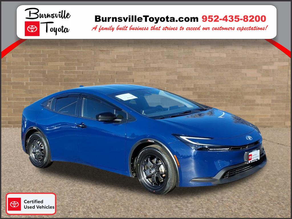 2023 Toyota Prius LE's photo