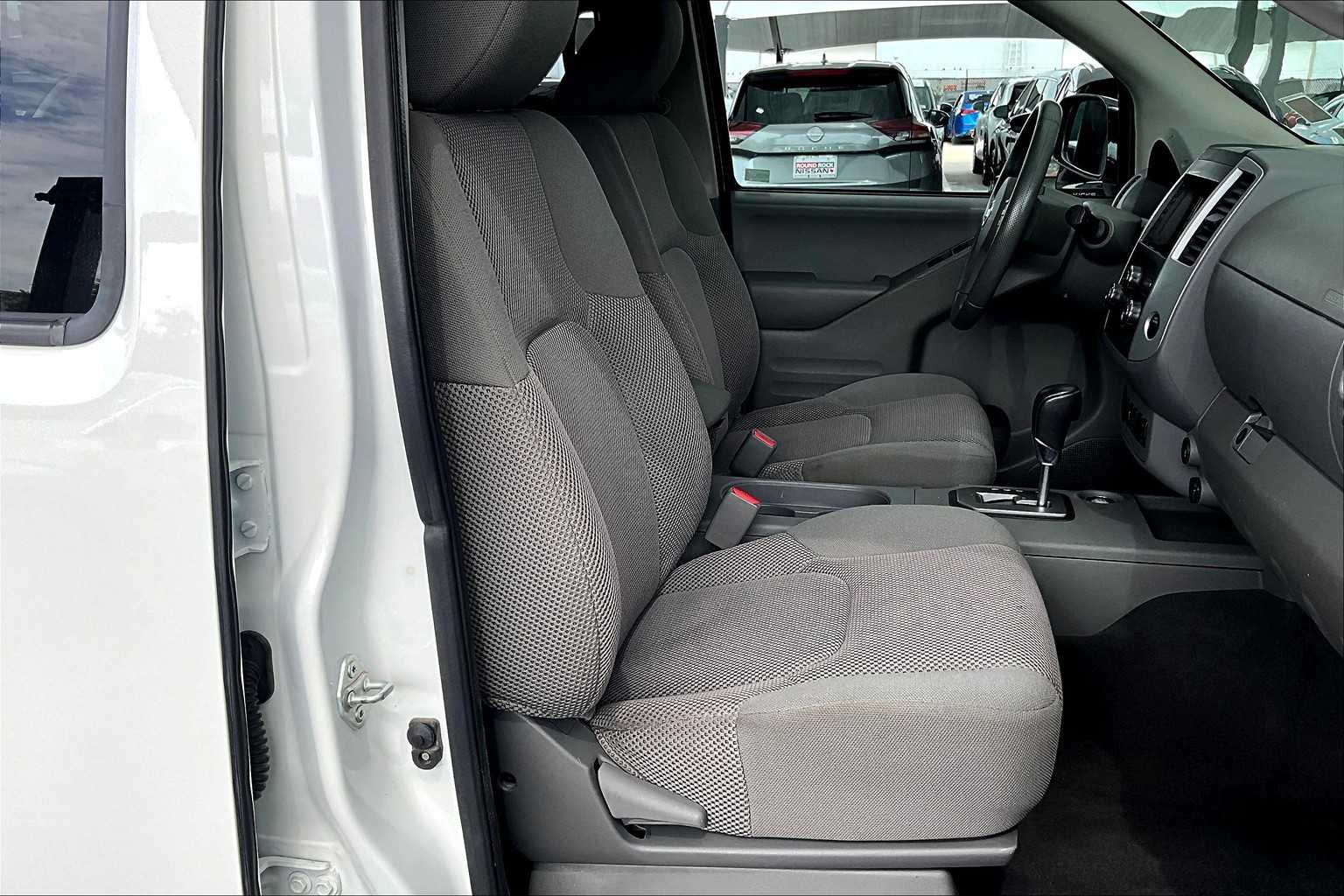 2021 Nissan Frontier SV photo 8