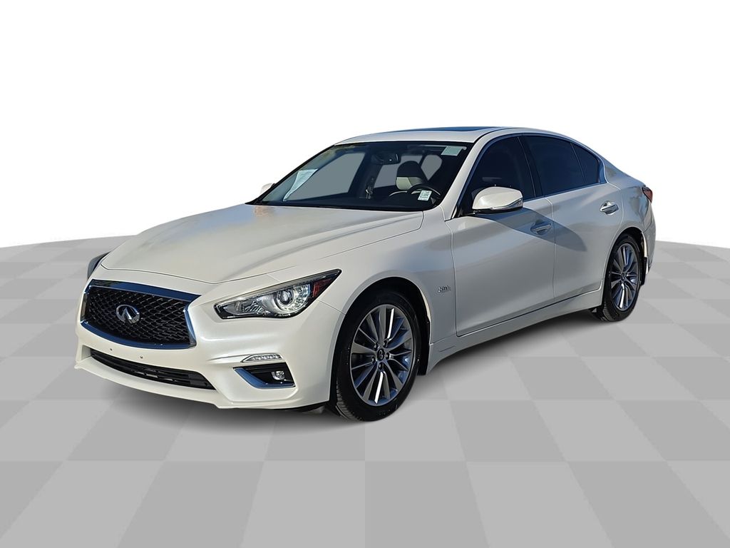 2018 INFINITI Q50 LUXE