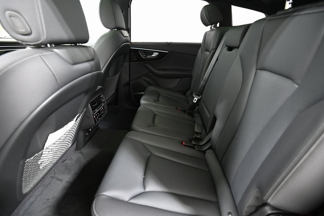 2025 Audi Q7 55 Premium Plus photo 2
