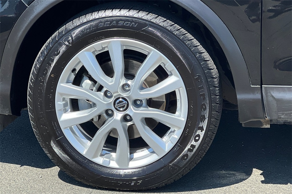 2022 Nissan Rogue Sport S photo 12