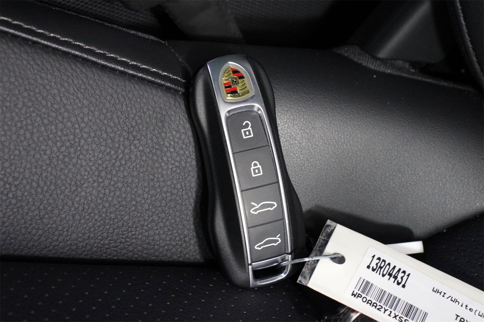 2025 Porsche Taycan photo 29