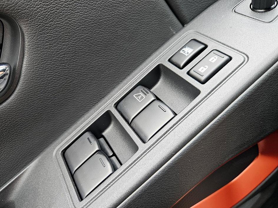 2025 Nissan Frontier Crew Cab PRO-4X photo 27
