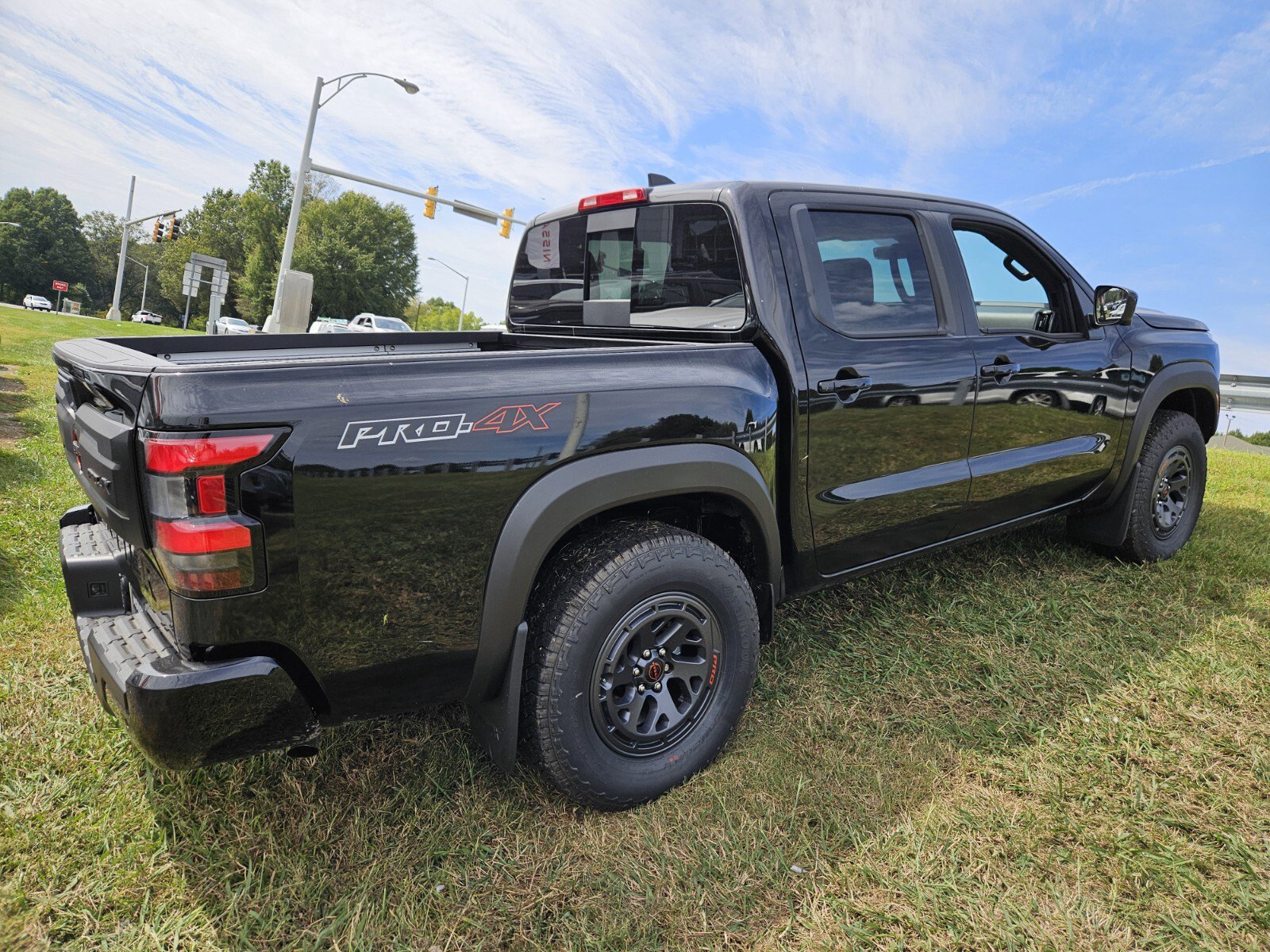 2025 Nissan Frontier PRO-4X photo 4