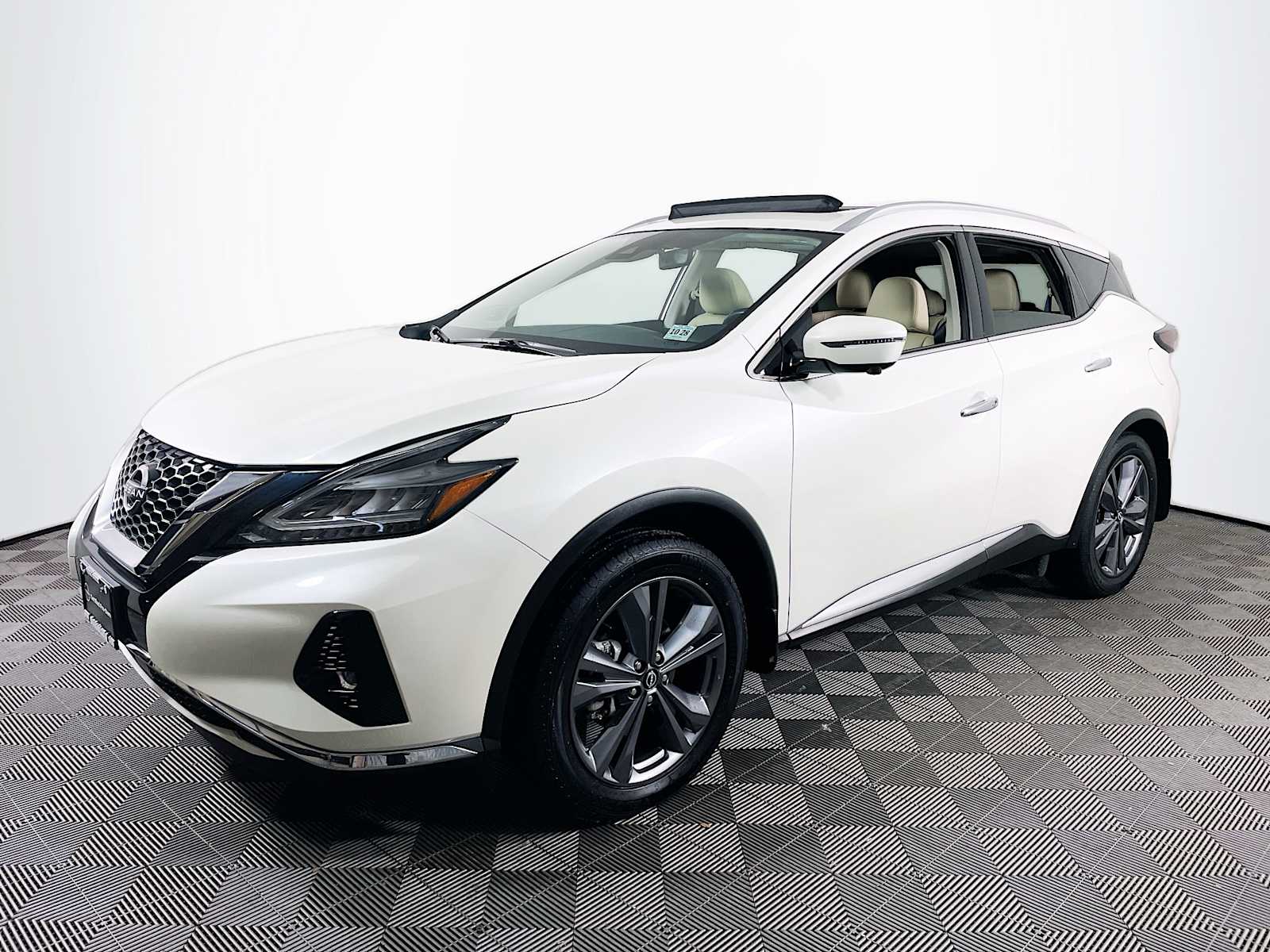 2024 Nissan Murano Platinum's photo