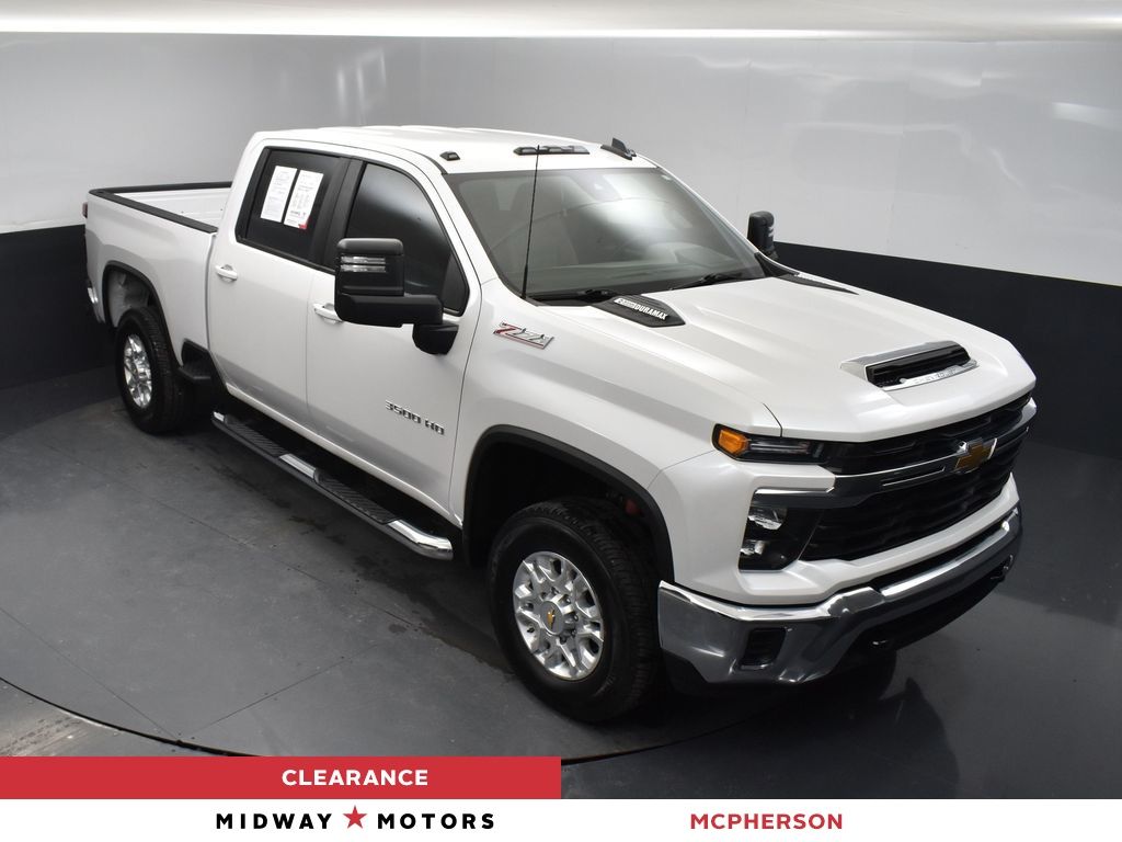 2024 Chevrolet Silverado 3500HD LT's photo