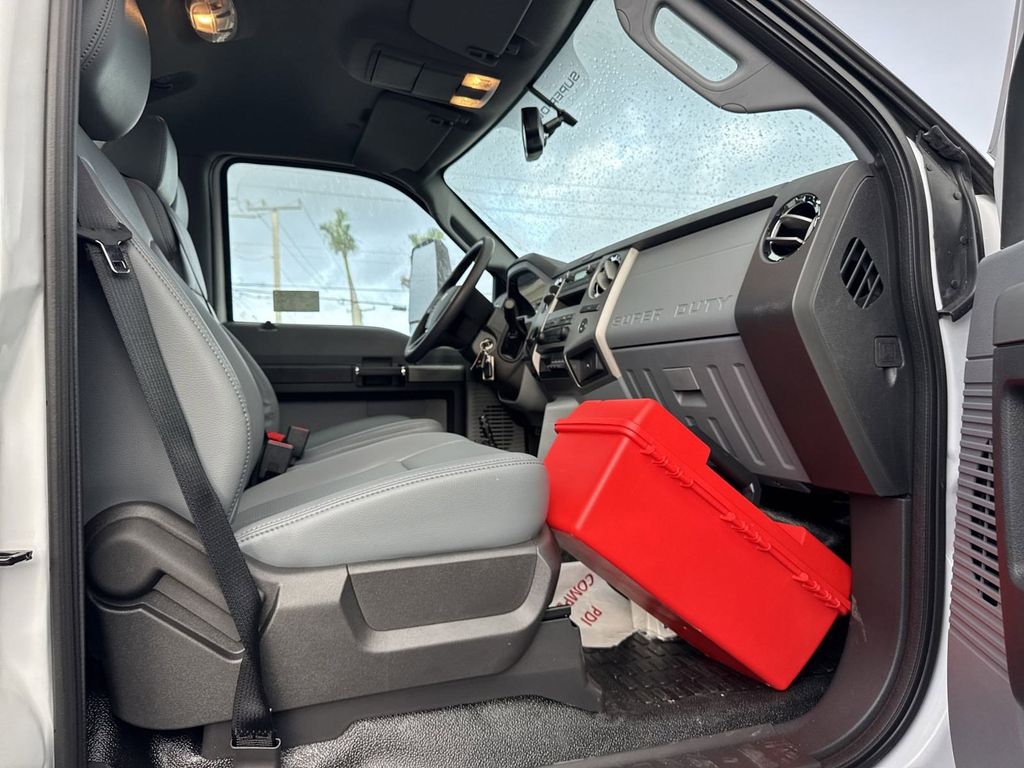 2025 Ford F-750 SuperCab Base photo 15