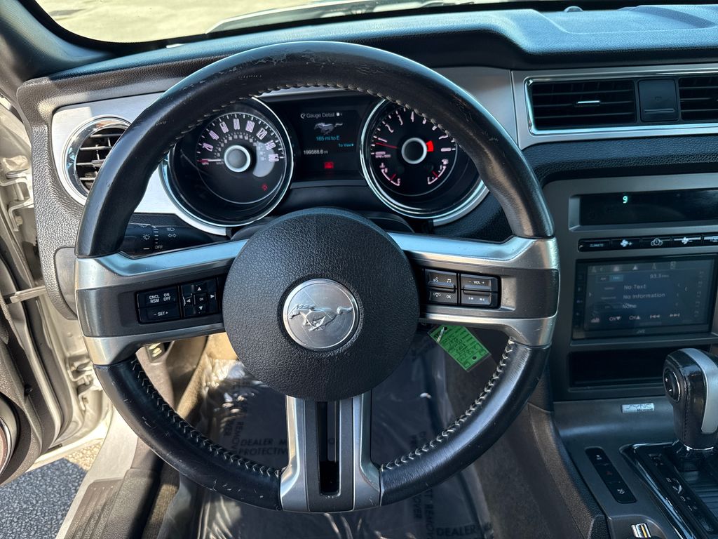 2014 Ford Mustang V6 Premium photo 11