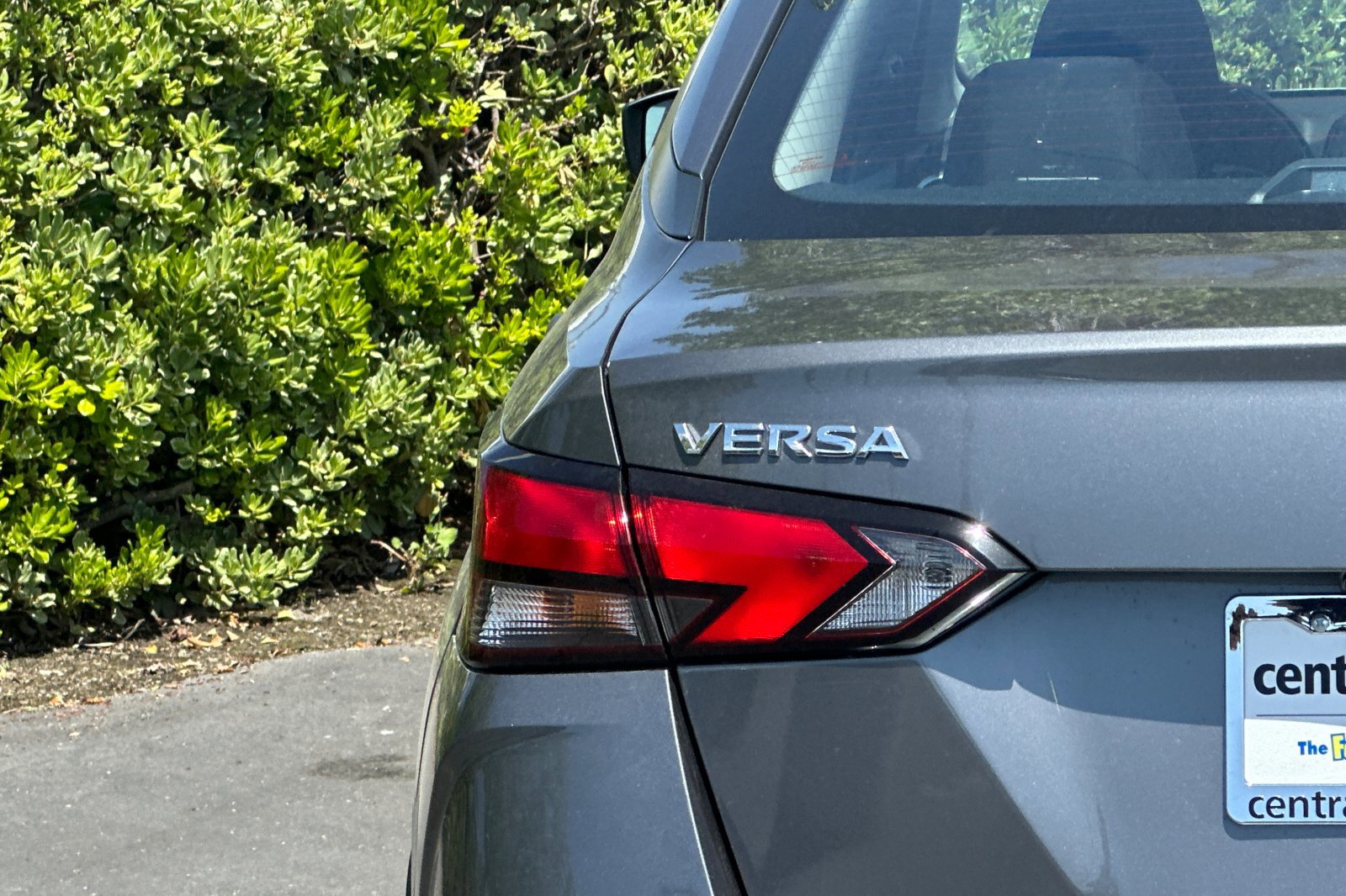 2025 Nissan Versa S photo 20