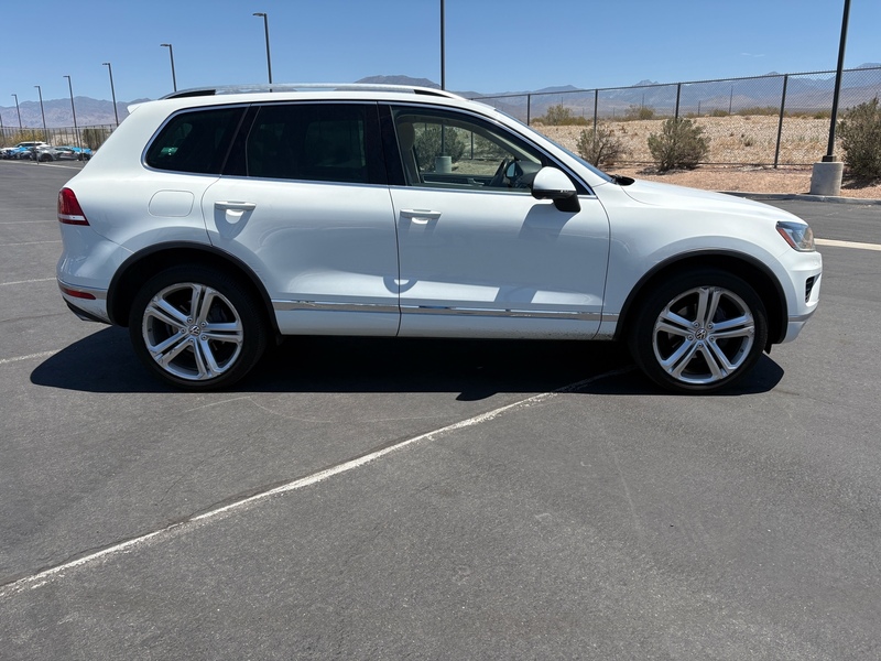 Used 2017 Volkswagen Touareg Executive with VIN WVGGF7BP5HD003833 for sale in Pahrump, NV