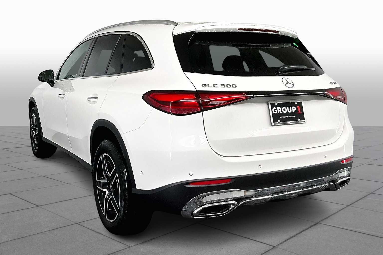 2026 Mercedes Benz GLC 300 4MATIC photo 4